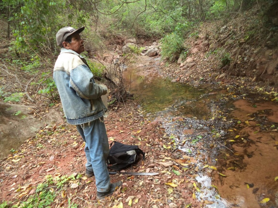 El pueblo Guaran&iacute; vive sin agua ni luz a 60Km de Macharet&iacute;